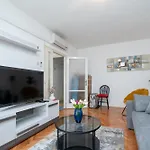 With Wifi - 22991 Apartment